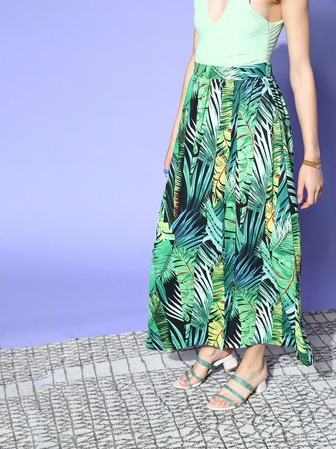 Berrylush Women Green Floral Printed Thigh-High Slit Straight Hem A-Line Midi Skirt