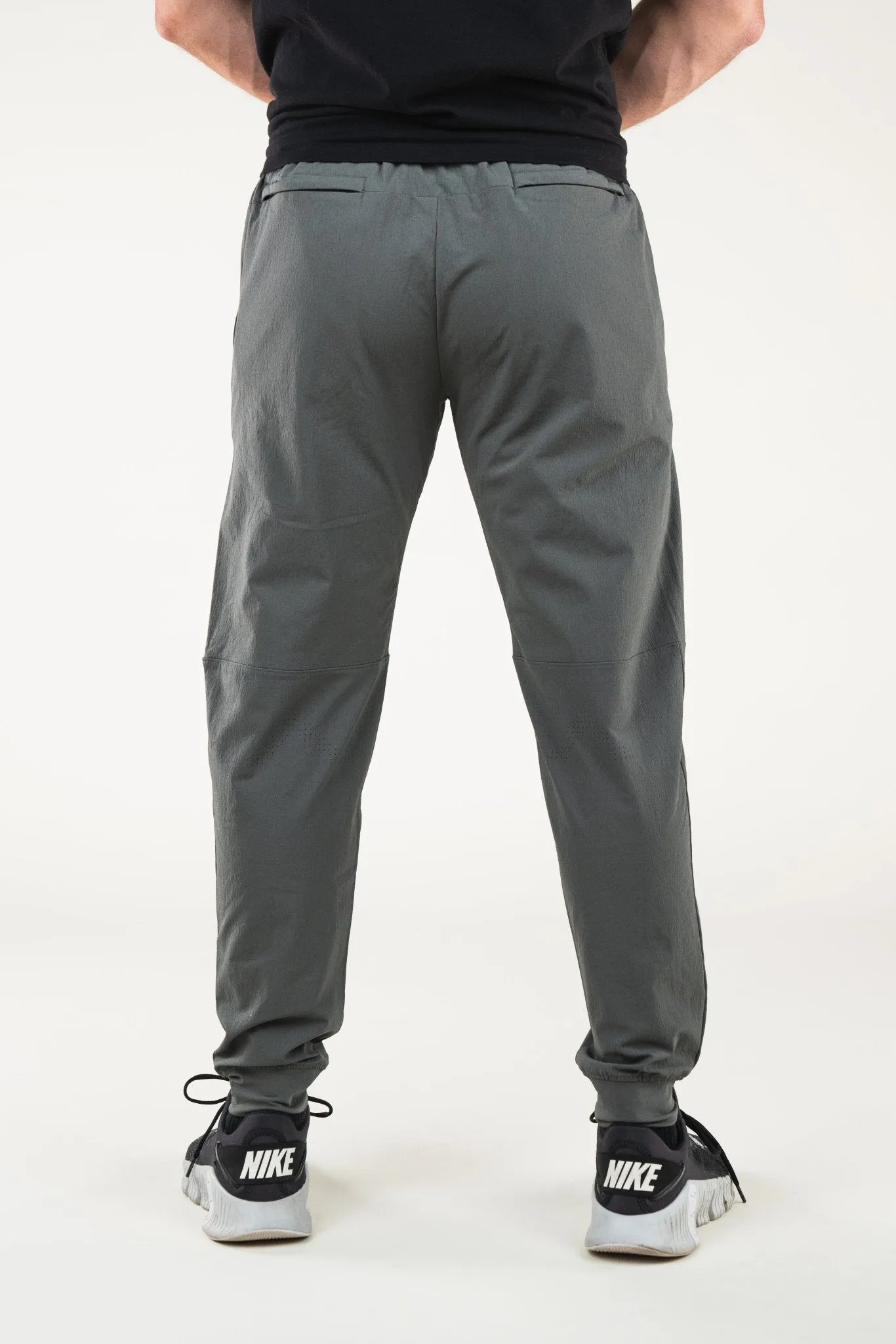 Carrier Traveler Joggers - Iron Grey