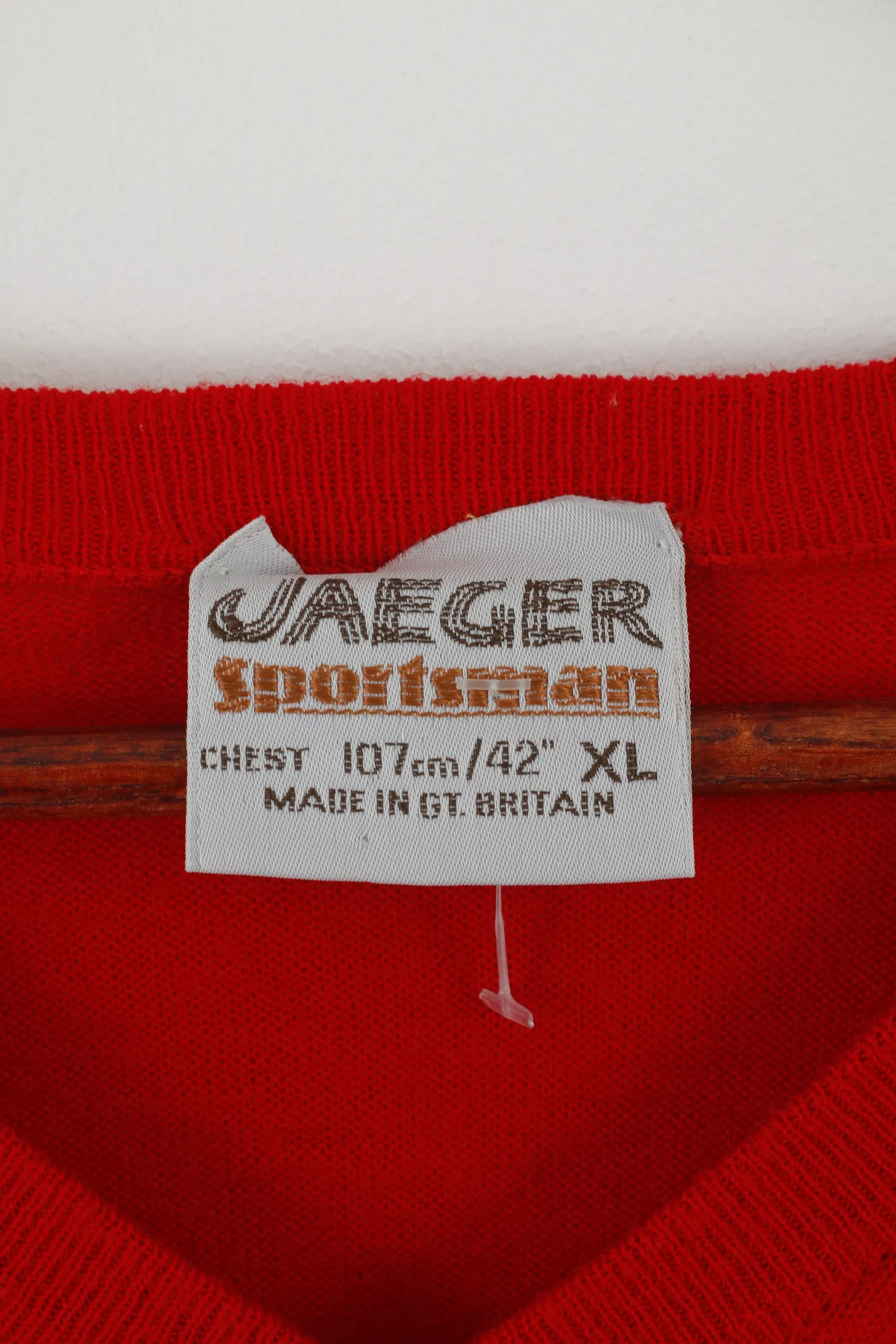 Jaeger Sportsman Men XL (M)  Jumper Red Wool Vintage V Neck Classic Sweater