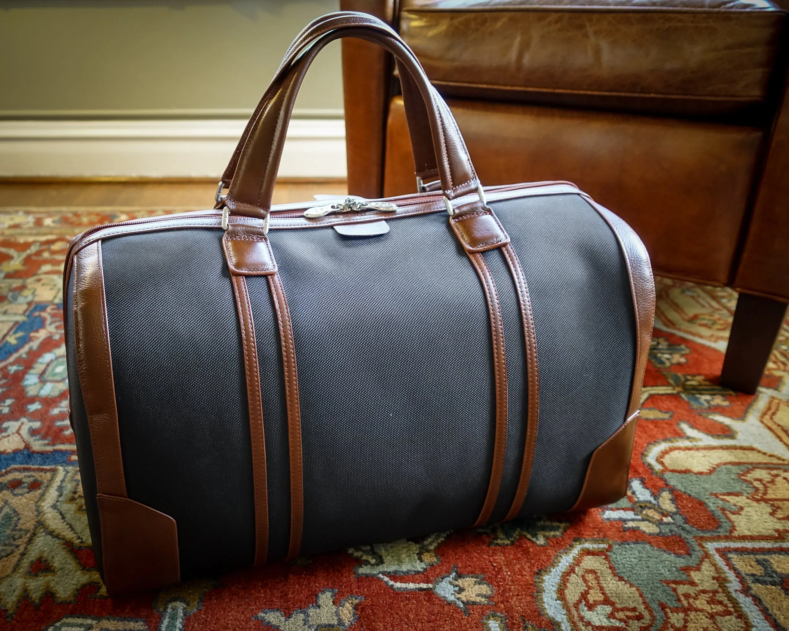 KINZIE | Nylon Two-Tone Carry-All Tablet Duffel