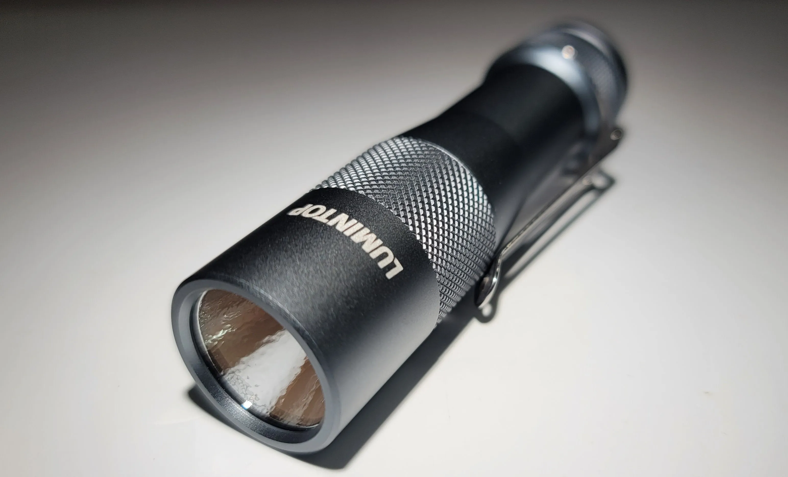 Lumintop FW1A Luminus SFT40 SFT-40 High Power Compact LED Flashlight