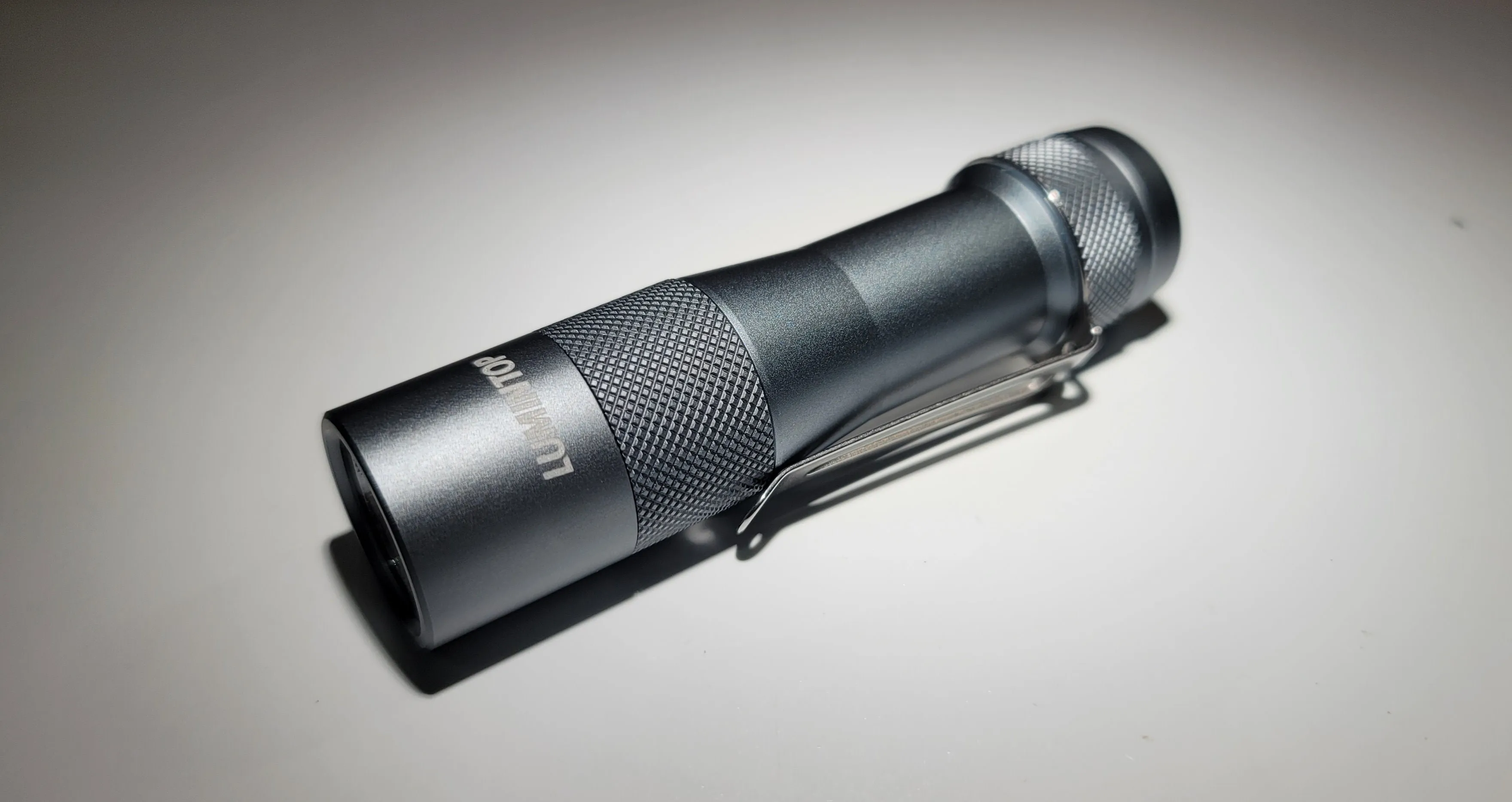 Lumintop FW1A Luminus SFT40 SFT-40 High Power Compact LED Flashlight