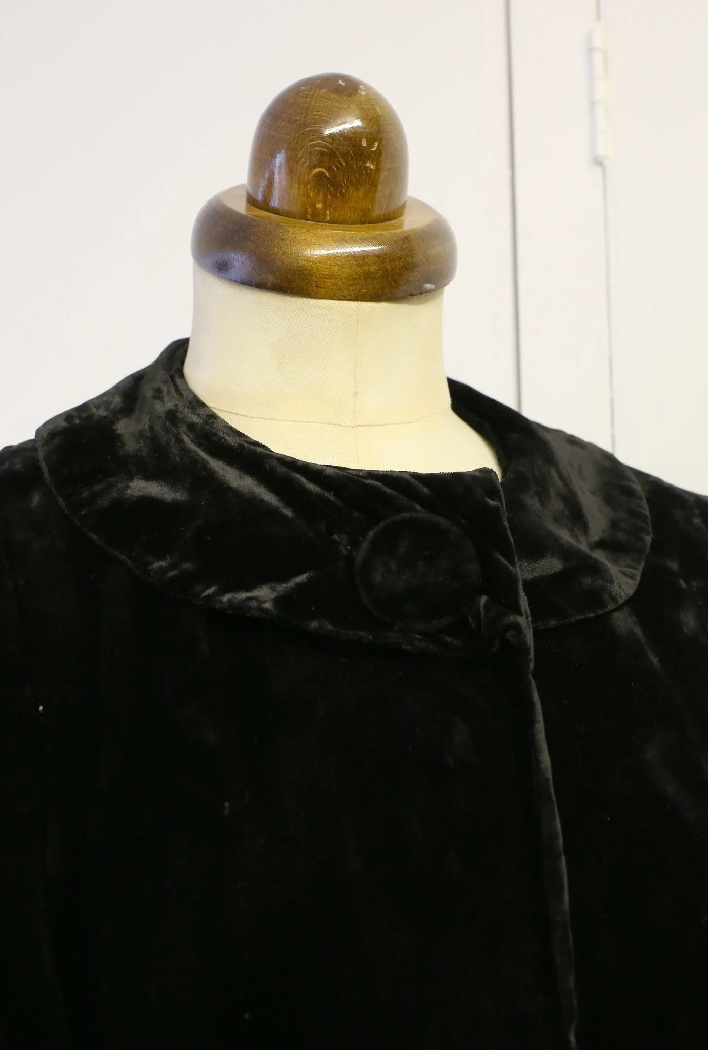 Vintage 1940s Black Silk Velvet Dress Coat