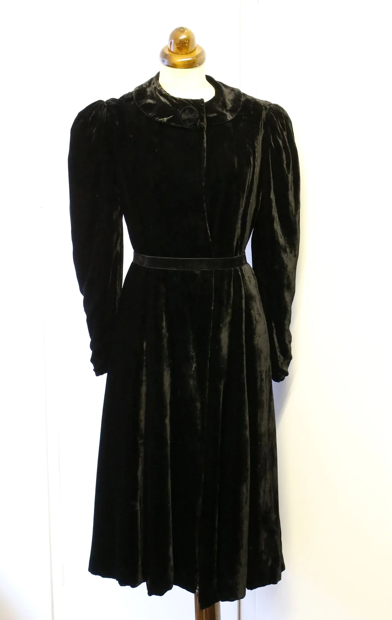 Vintage 1940s Black Silk Velvet Dress Coat